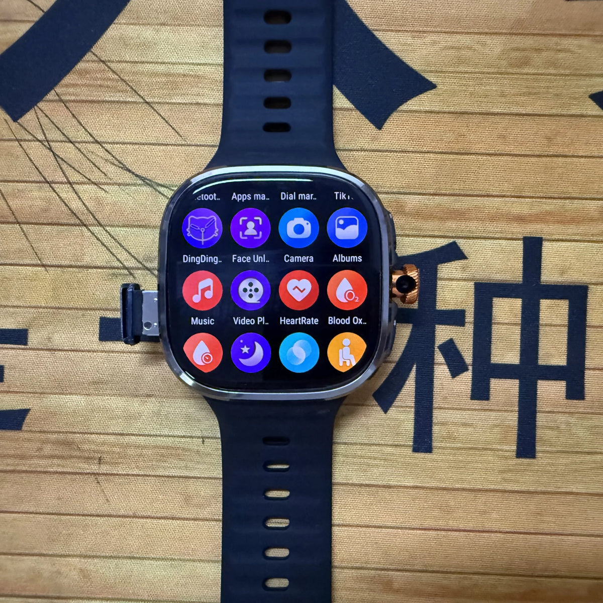 Montre Connectée 4G Amoled Avec Caméra Rotative Image